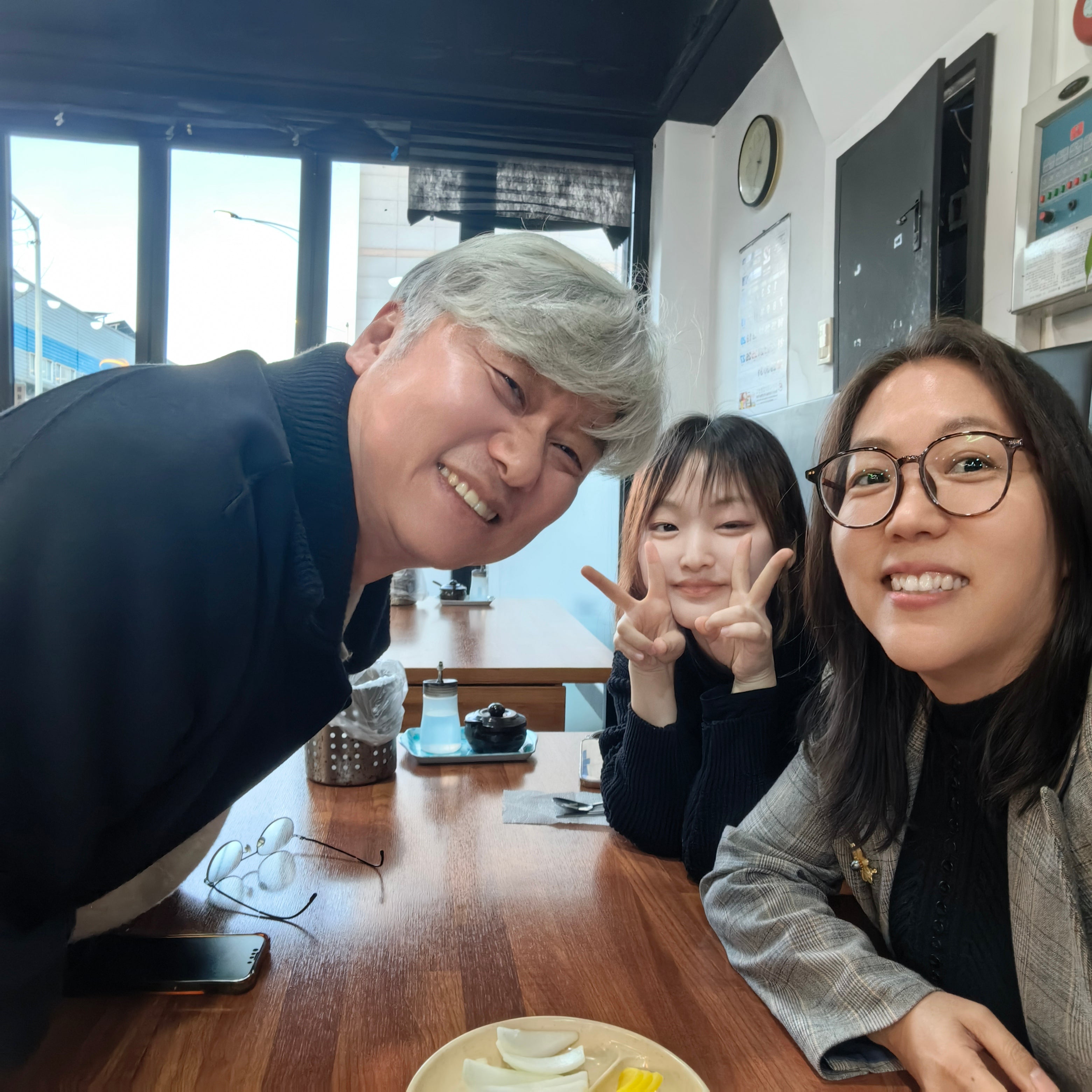 The Korean Journey: From Harbor Chill to Hearthside Warmth—The Delivery of Trust