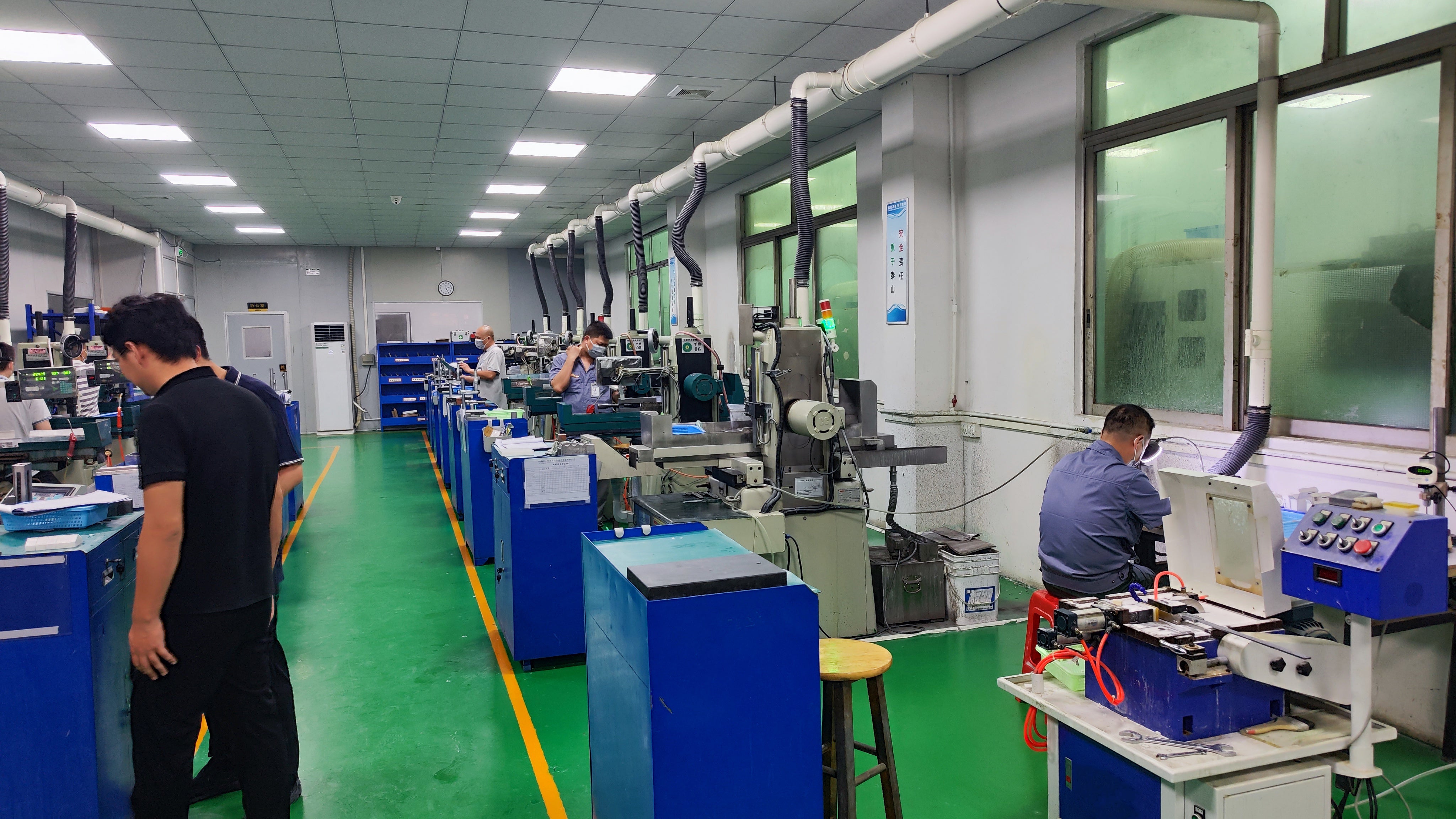 Surface Treatment Workshop of China Ceramic Injection Molding Factory